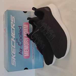 Skechers Ultra Flex Slip On Shoe NEW!!